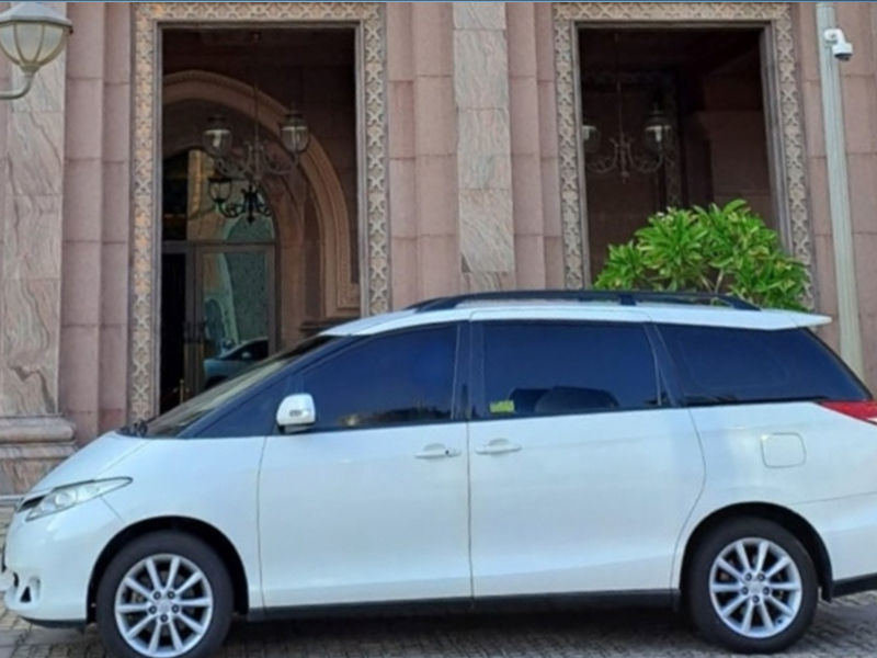 Dubai Airport Pickup or Drop off Service